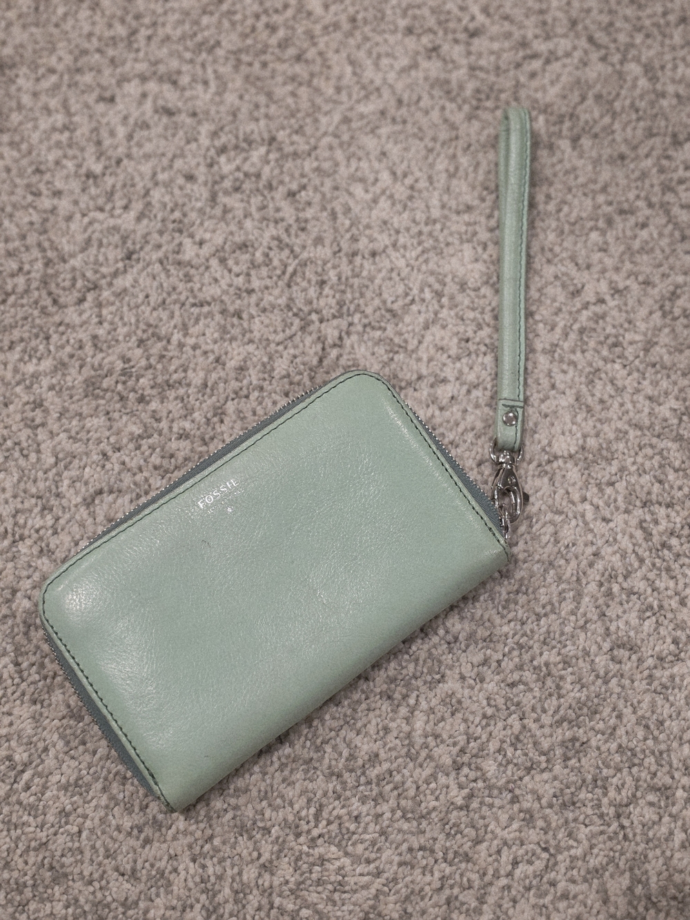 Fossil Seafoam Green Leather Zip Wristlet